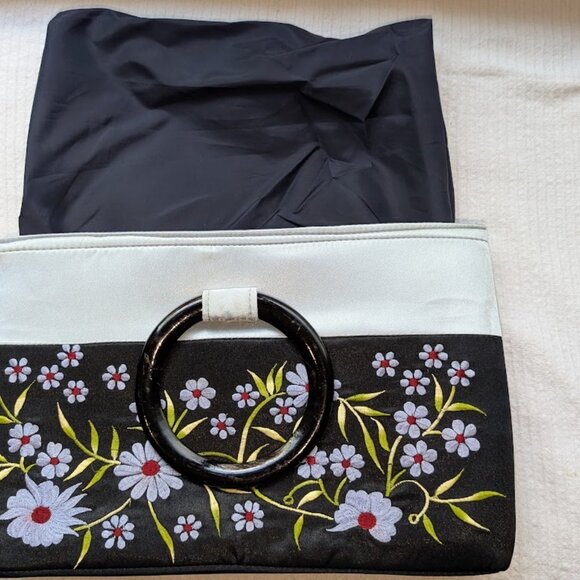 Black floral clutch circular handle - Picture 4 of 5